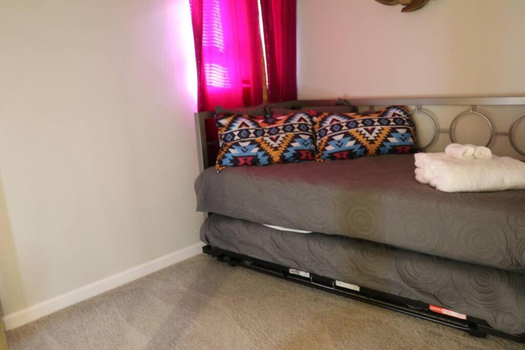 Cowboy Den-Hot Tub-Game Room-Pet Friendly-No Pet Fees! Albuquerque Exteriör bild