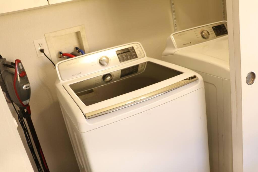 Cowboy Den-Hot Tub-Game Room-Pet Friendly-No Pet Fees! Albuquerque Exteriör bild
