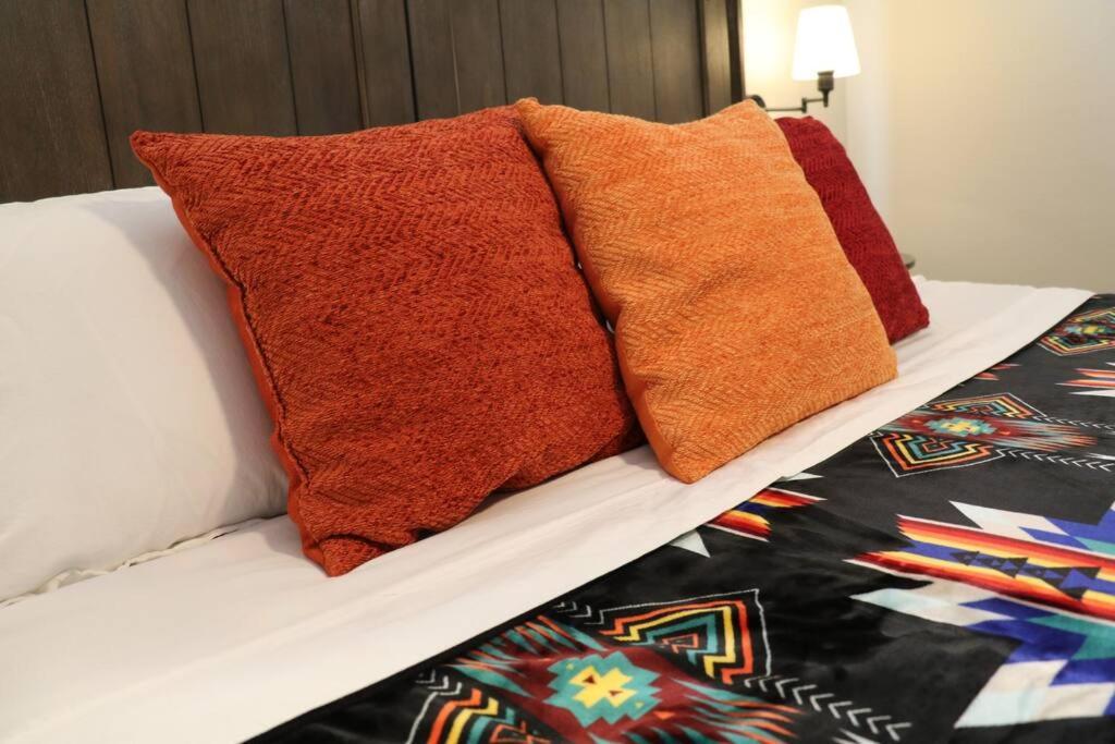 Cowboy Den-Hot Tub-Game Room-Pet Friendly-No Pet Fees! Albuquerque Exteriör bild