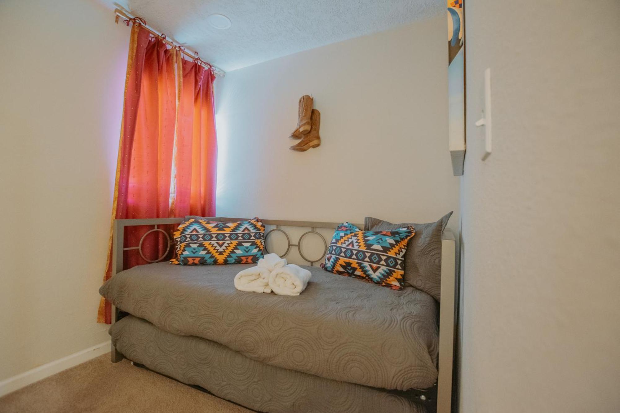 Cowboy Den-Hot Tub-Game Room-Pet Friendly-No Pet Fees! Albuquerque Exteriör bild